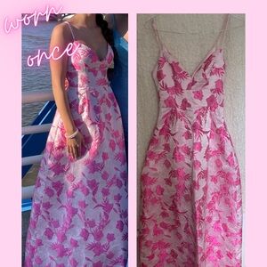 WORN ONCE Lulu‘s pink floral maxi dress with pockets